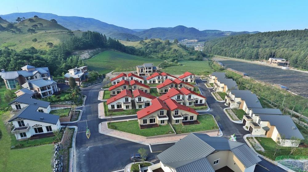 Le Comte Bleu Hotel Пьончан Екстериор снимка