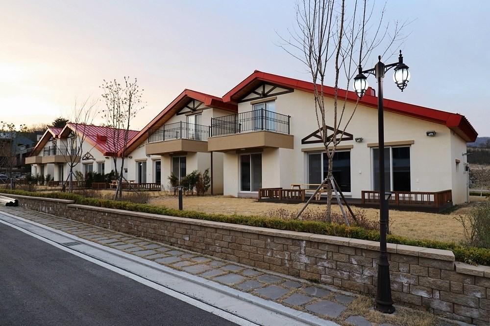 Le Comte Bleu Hotel Пьончан Екстериор снимка