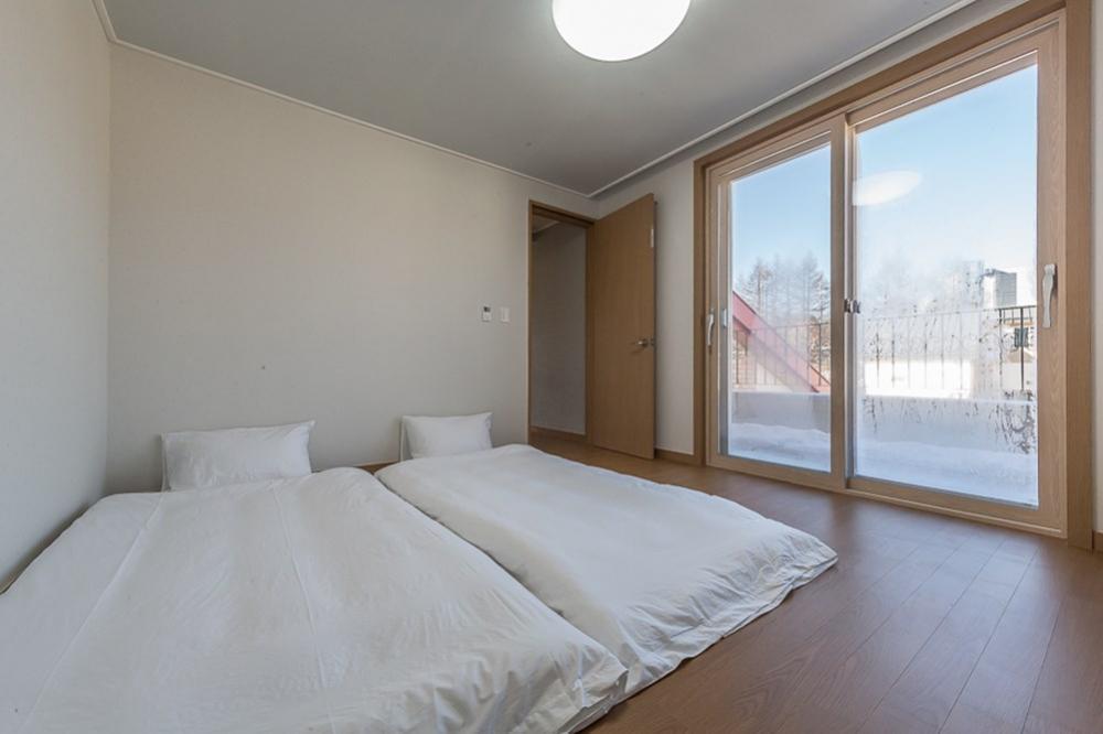 Le Comte Bleu Hotel Пьончан Екстериор снимка
