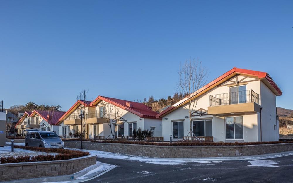 Le Comte Bleu Hotel Пьончан Екстериор снимка